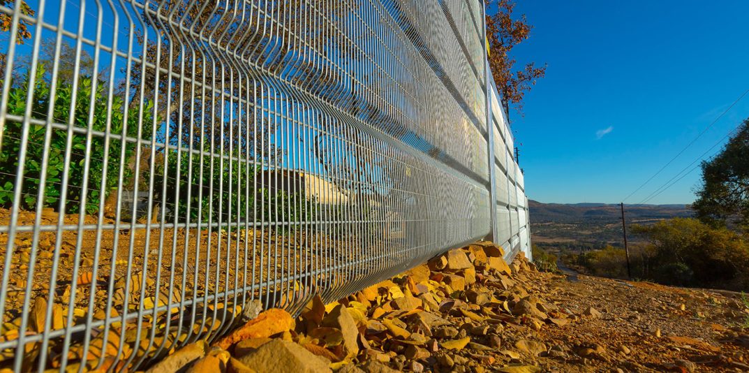 ClamberPrufe-Clear-View-Fence